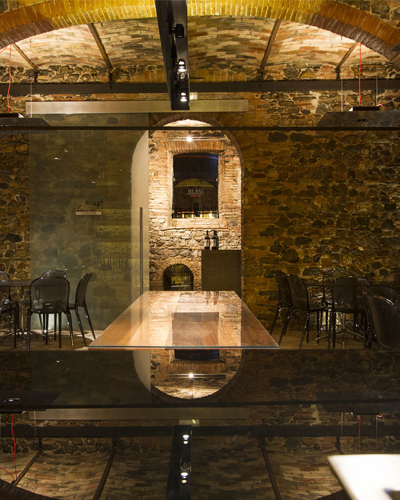 Sala degustazione delle Cantine Blasi Sala degustazione delle Cantine Blasi
